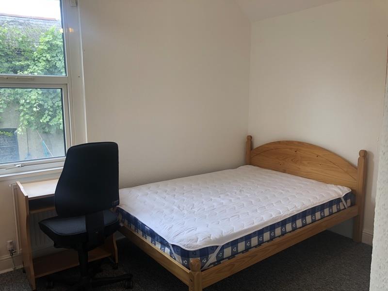 3 bed property in 229 Inverness Place, Cardiff